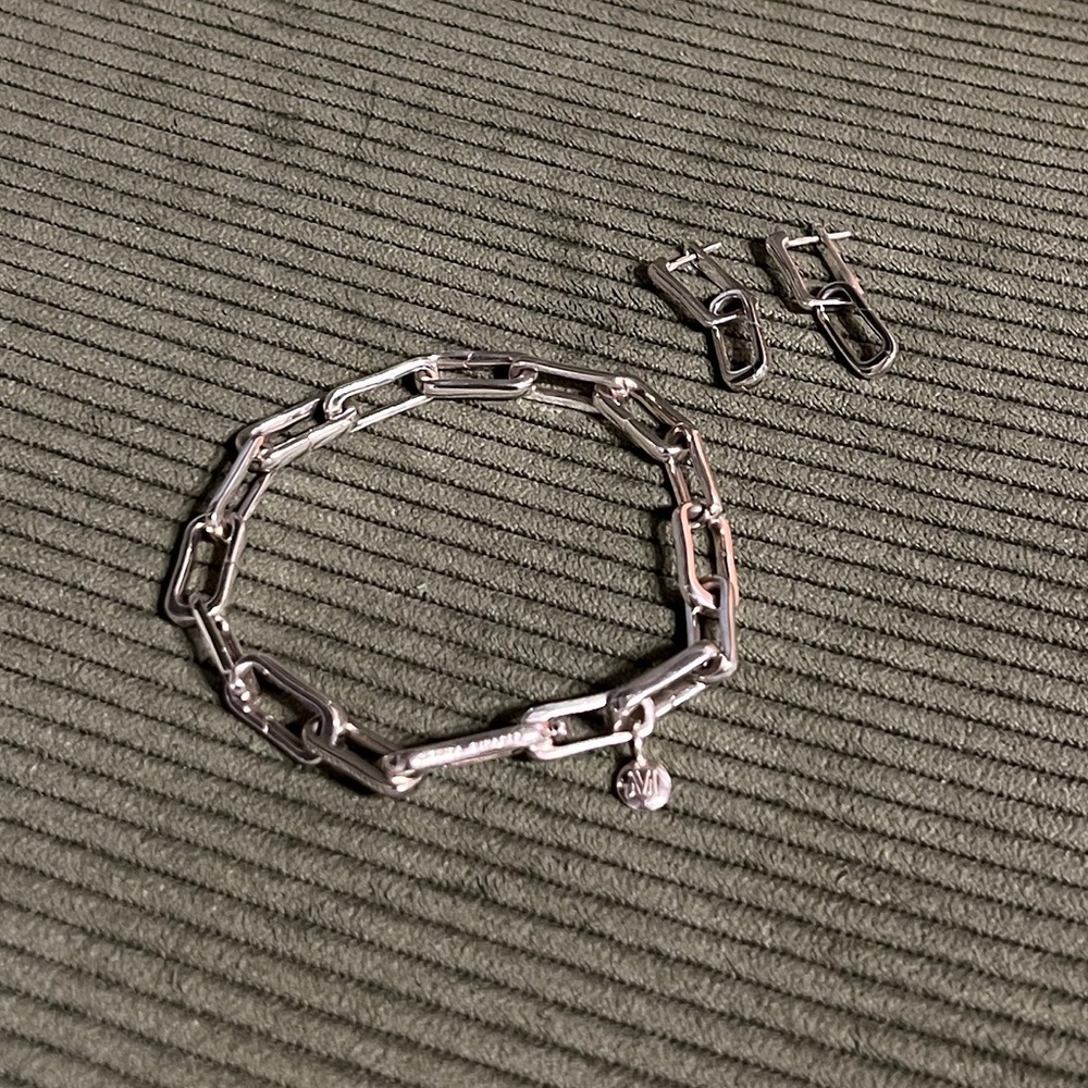 MONICA VINADER Alta Charm Bracelet and Earrings Set